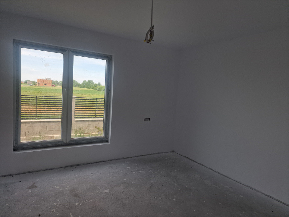 Casa cu 5 camere, 617 mp teren, Mosnita Veche 4, foxfort.ro