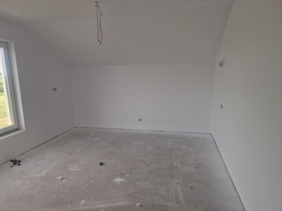 Casa cu 5 camere, 617 mp teren, Mosnita Veche imagine mica 9, foxfort.ro