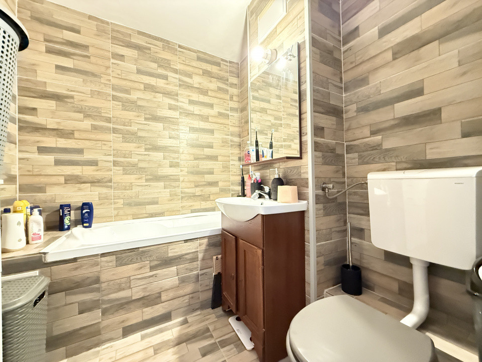 Apartament cu 2 camere, etaj 2, de vanzare in zona Lipovei 4, foxfort.ro