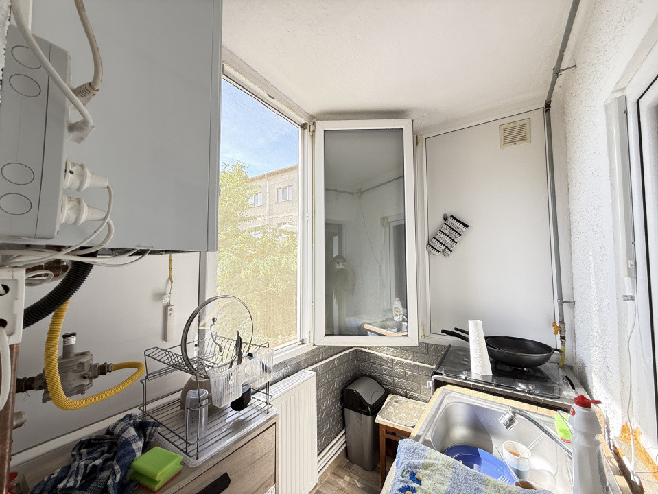 Apartament cu 2 camere, etaj 2, de vanzare in zona Lipovei 6, foxfort.ro