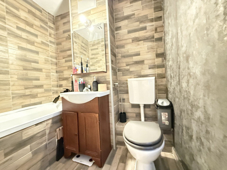 Apartament cu 2 camere, etaj 2, de vanzare in zona Lipovei 21, foxfort.ro