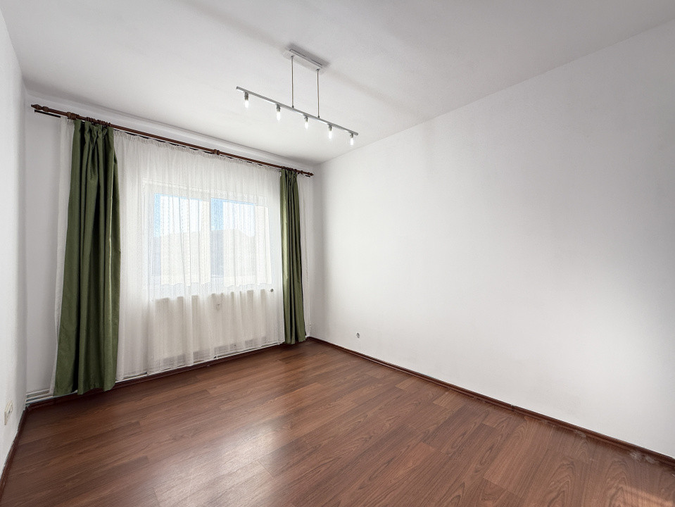 Apartament cu 3 camere de vanzare in Timisoara, zona Aradului 4, foxfort.ro