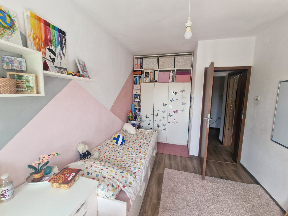 Duplex de vanzare cu 4 camere, cu teren de 303 mp, Ghiroda 4, foxfort.ro