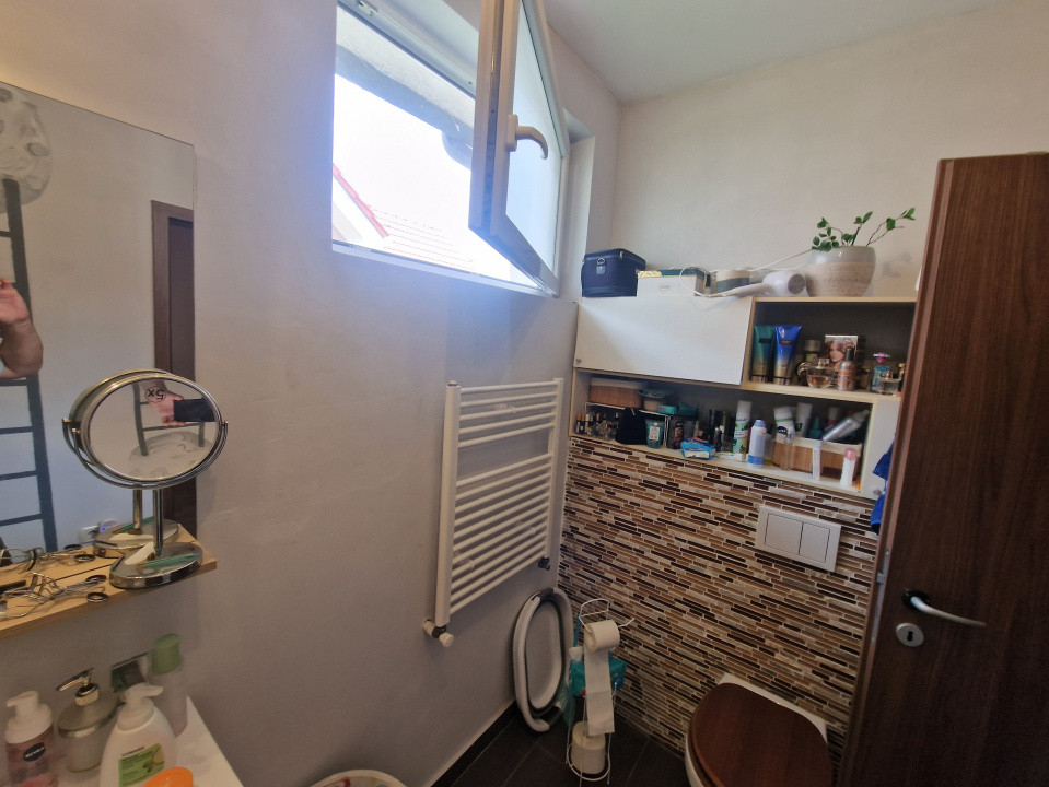Duplex de vanzare cu 4 camere, cu teren de 303 mp, Ghiroda 12, foxfort.ro