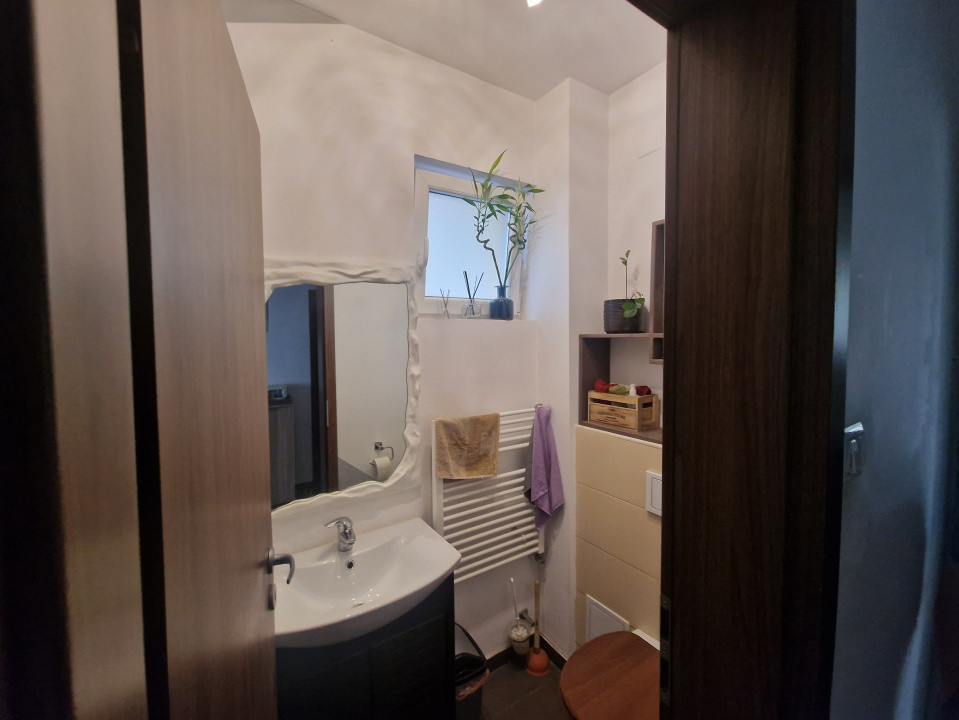 Duplex de vanzare cu 4 camere, cu teren de 303 mp, Ghiroda 14, foxfort.ro