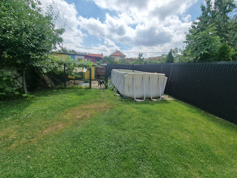 Duplex de vanzare cu 4 camere, cu teren de 303 mp, Ghiroda 17, foxfort.ro