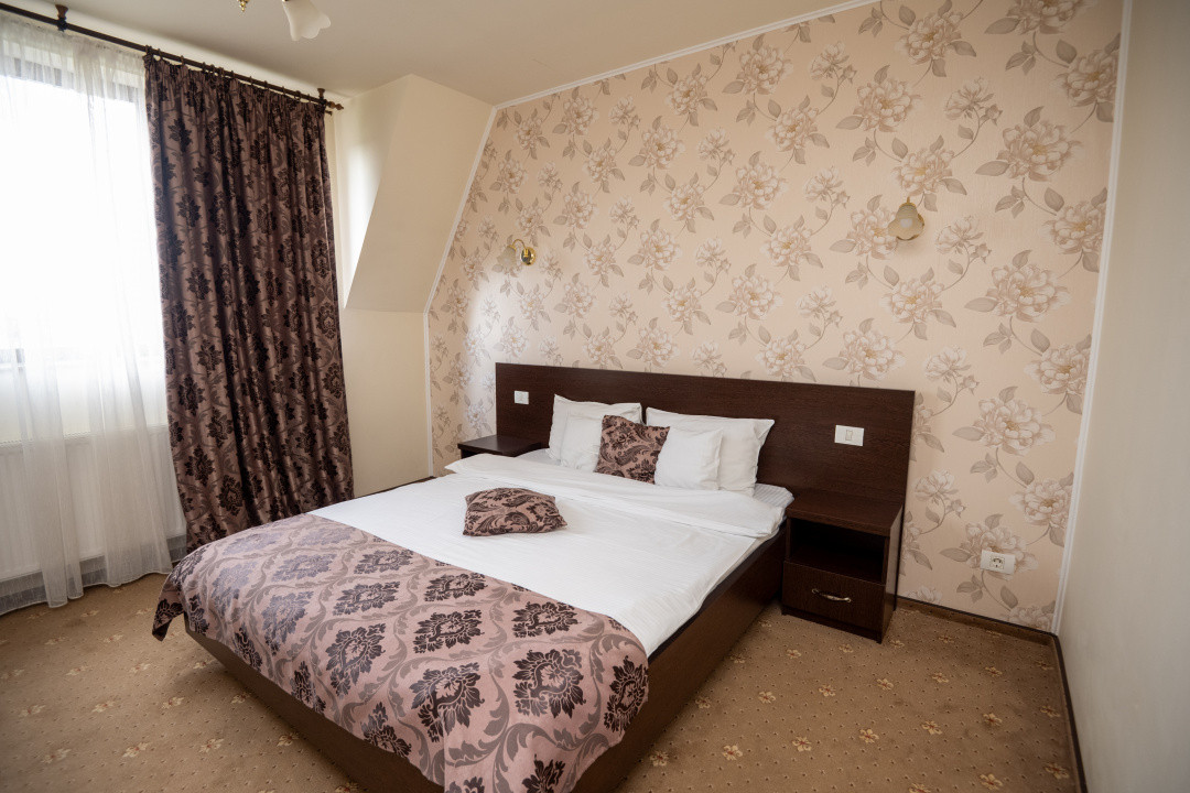 Hotel Miky Arad de vanzare bussiness operational functional - 38 camere 12, foxfort.ro