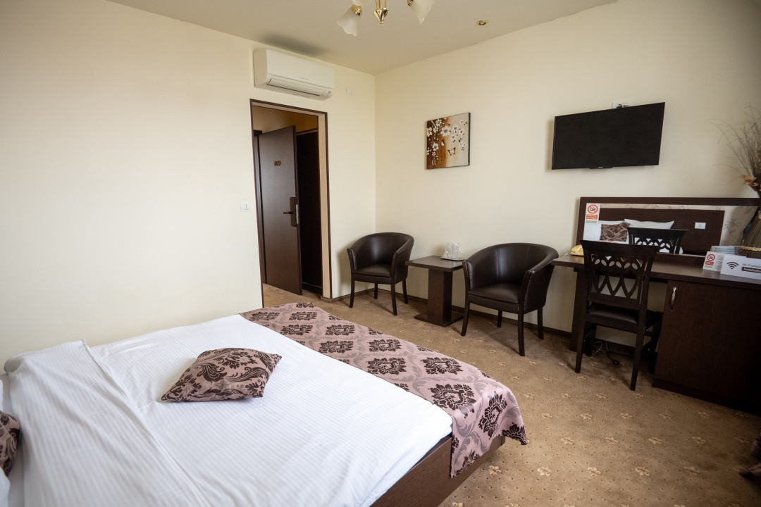 Hotel Miky Arad de vanzare bussiness operational functional - 38 camere 13, foxfort.ro