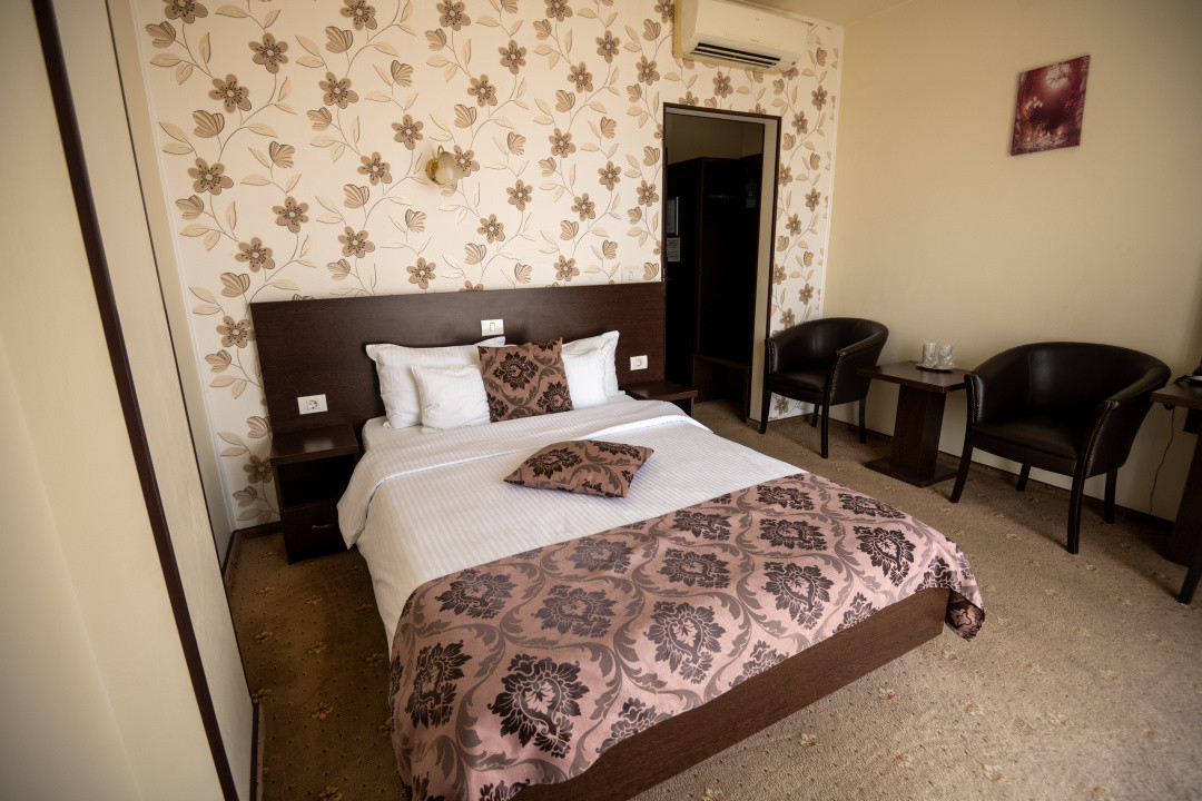 Hotel Miky Arad de vanzare bussiness operational functional - 38 camere 23, foxfort.ro