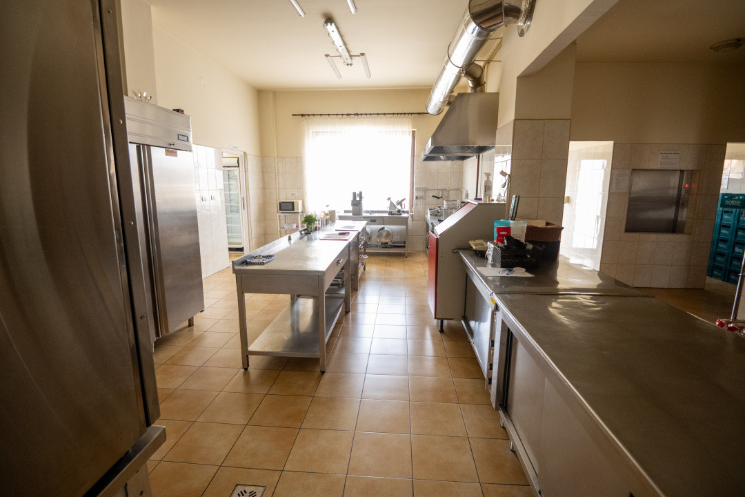 Hotel Miky Arad de vanzare bussiness operational functional - 38 camere 40, foxfort.ro