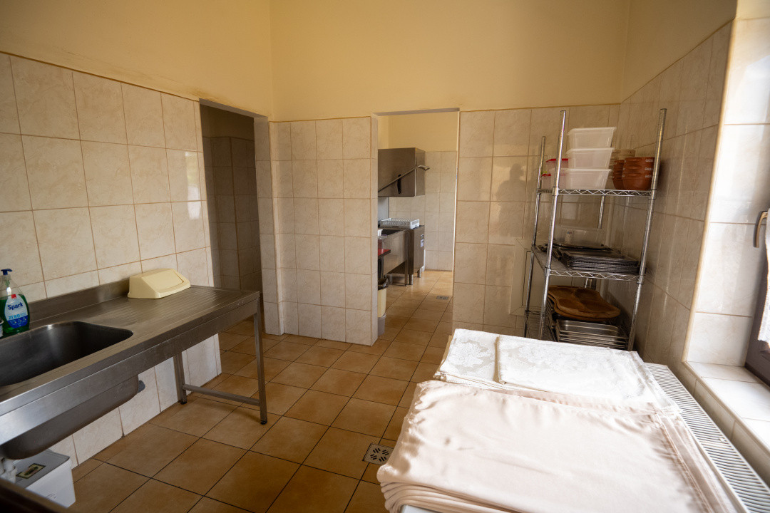 Hotel Miky Arad de vanzare bussiness operational functional - 38 camere 44, foxfort.ro
