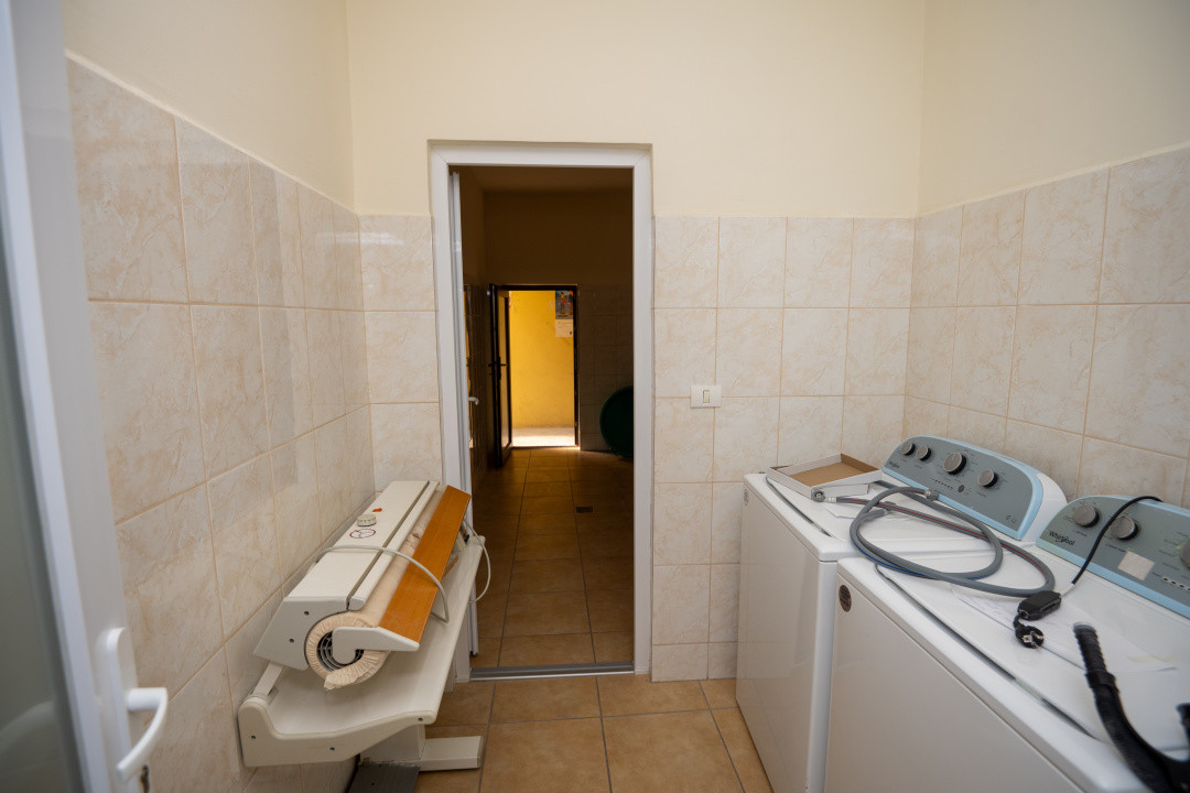 Hotel Miky Arad de vanzare bussiness operational functional - 38 camere 51, foxfort.ro