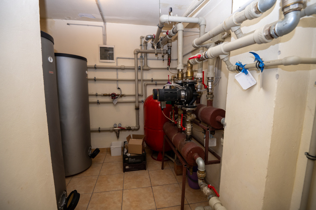 Hotel Miky Arad de vanzare bussiness operational functional - 38 camere 54, foxfort.ro