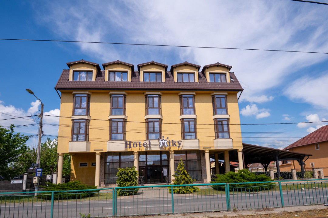 Hotel Miky Arad de vanzare bussiness operational functional - 38 camere 68, foxfort.ro