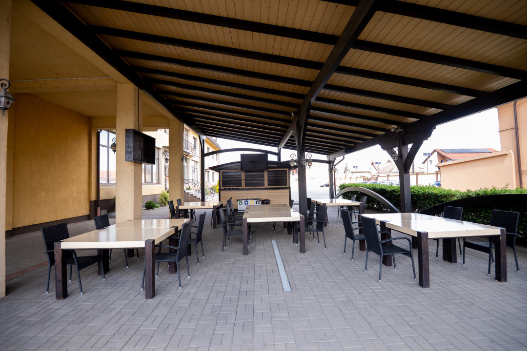 Hotel Miky Arad de vanzare bussiness operational functional - 38 camere 73, foxfort.ro