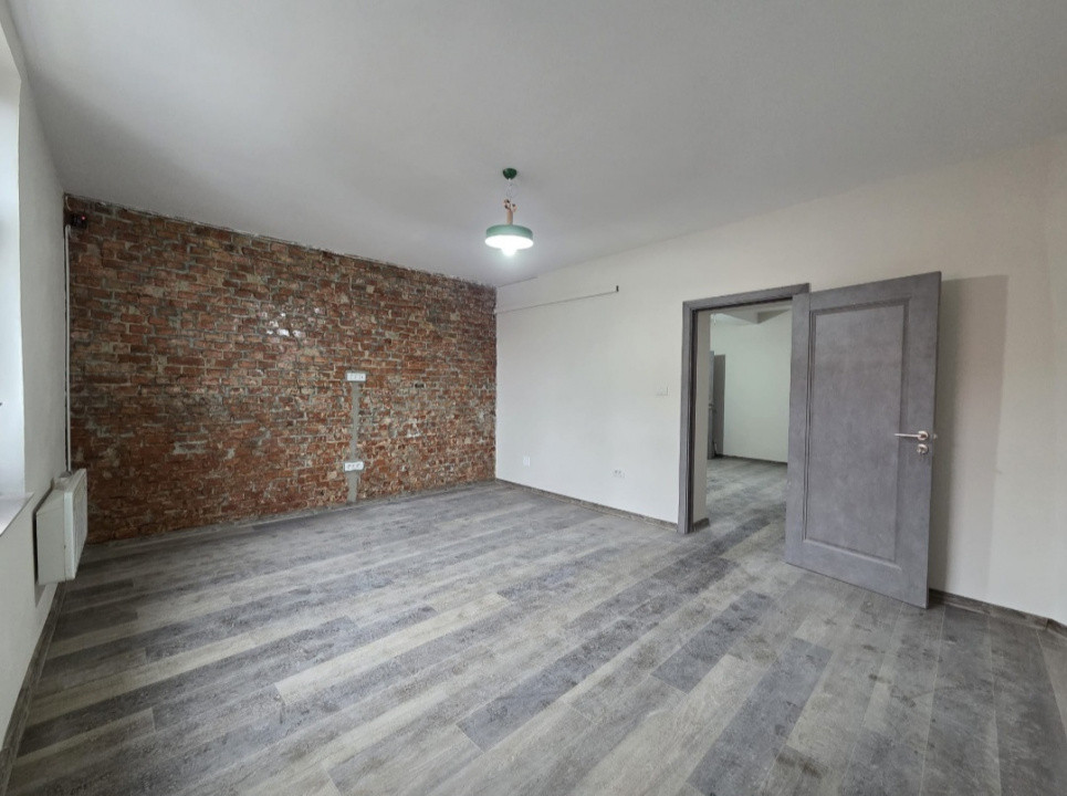 Apartament cu 2 camere cu curte proprie de vanzare zona - UTA 1, foxfort.ro