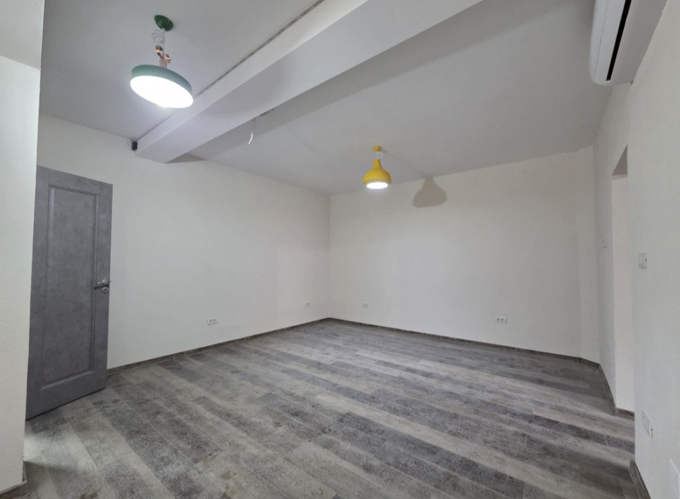 Apartament cu 2 camere cu curte proprie de vanzare zona - UTA 5, foxfort.ro