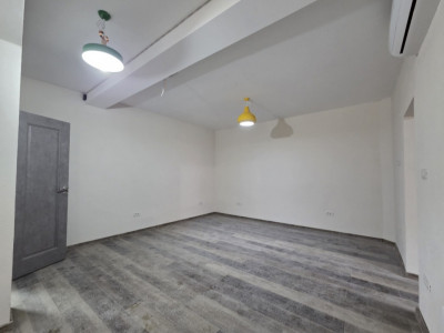 Apartament cu 2 camere cu curte proprie de vanzare zona - UTA imagine mica 5, foxfort.ro