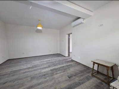 Apartament cu 2 camere cu curte proprie de vanzare zona - UTA imagine mica 6, foxfort.ro