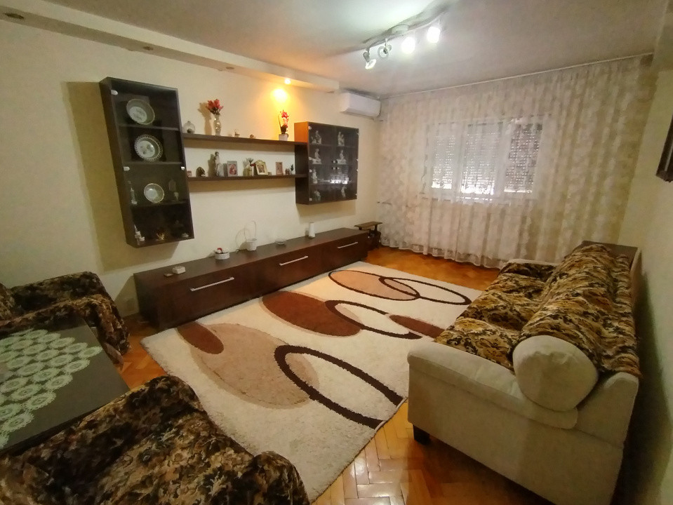 Apartament cu 3 camere de inchiriat in zona Soarelui 1, foxfort.ro