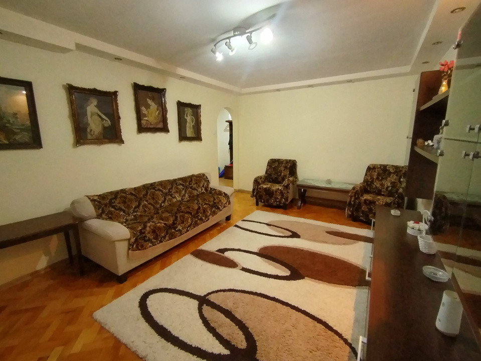 Apartament cu 3 camere de inchiriat in zona Soarelui 2, foxfort.ro