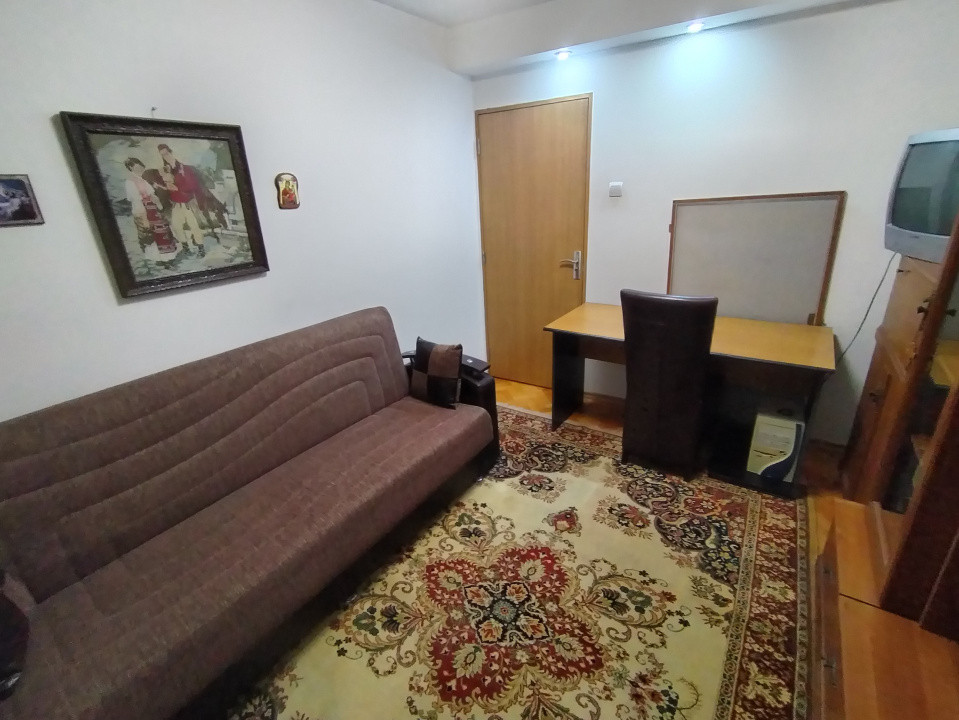 Apartament cu 3 camere de inchiriat in zona Soarelui 6, foxfort.ro
