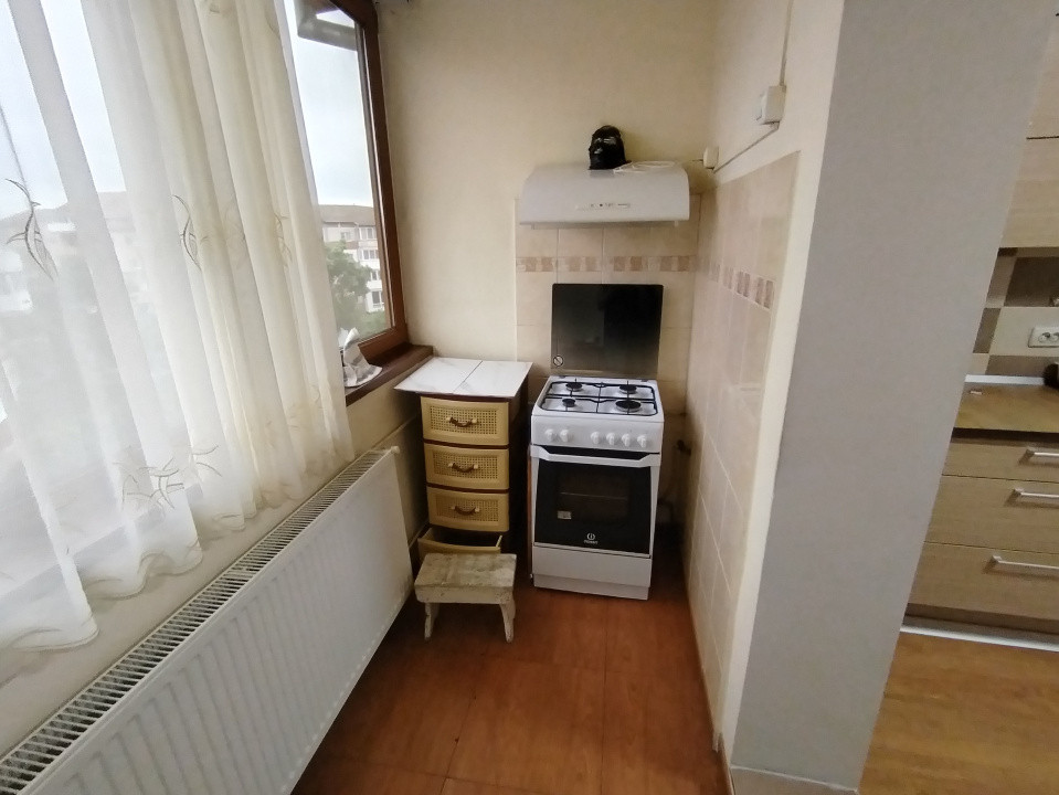 Apartament cu 3 camere de inchiriat in zona Soarelui 11, foxfort.ro