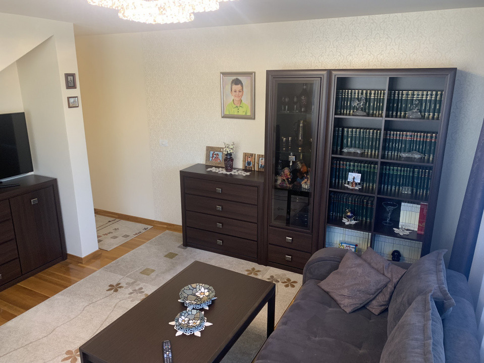 Casa individuala cu 4 camere de vanzare in zona Girocului 18, foxfort.ro