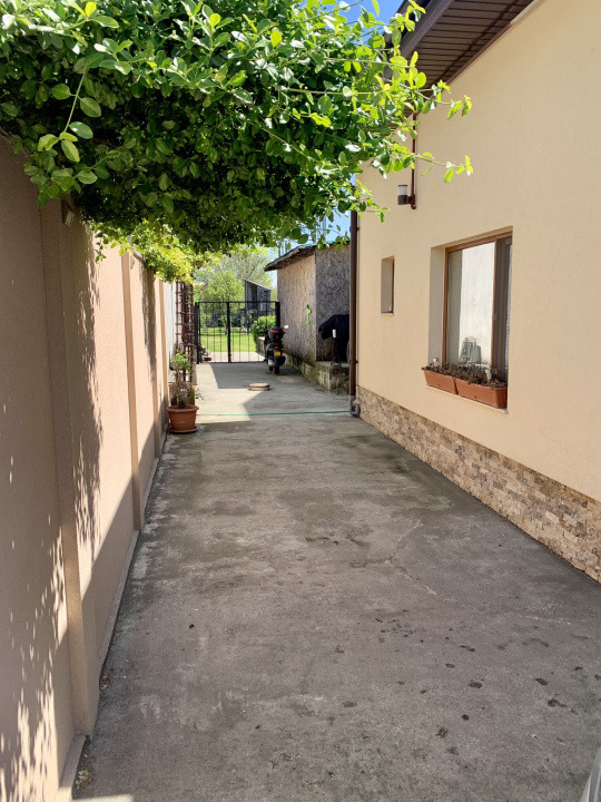 Casa individuala cu 4 camere de vanzare in zona Girocului 19, foxfort.ro