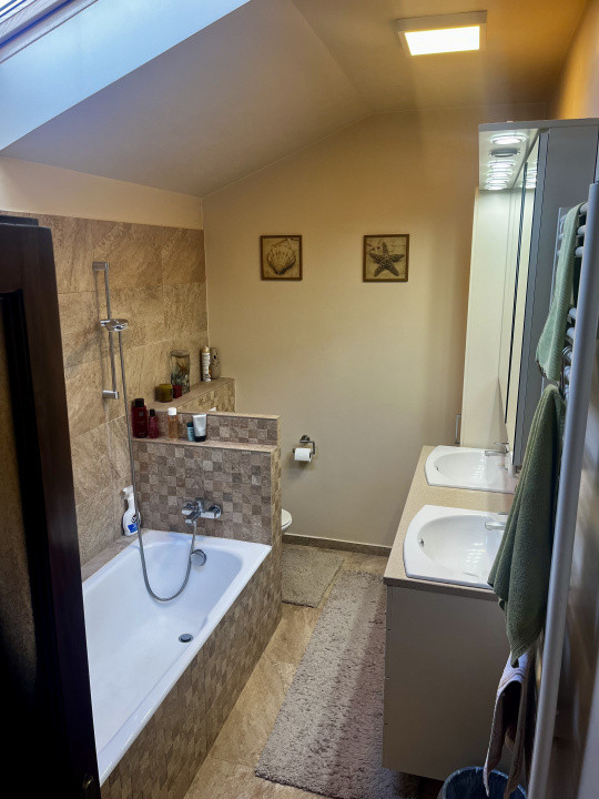 Casa individuala cu 4 camere de vanzare in zona Girocului 26, foxfort.ro