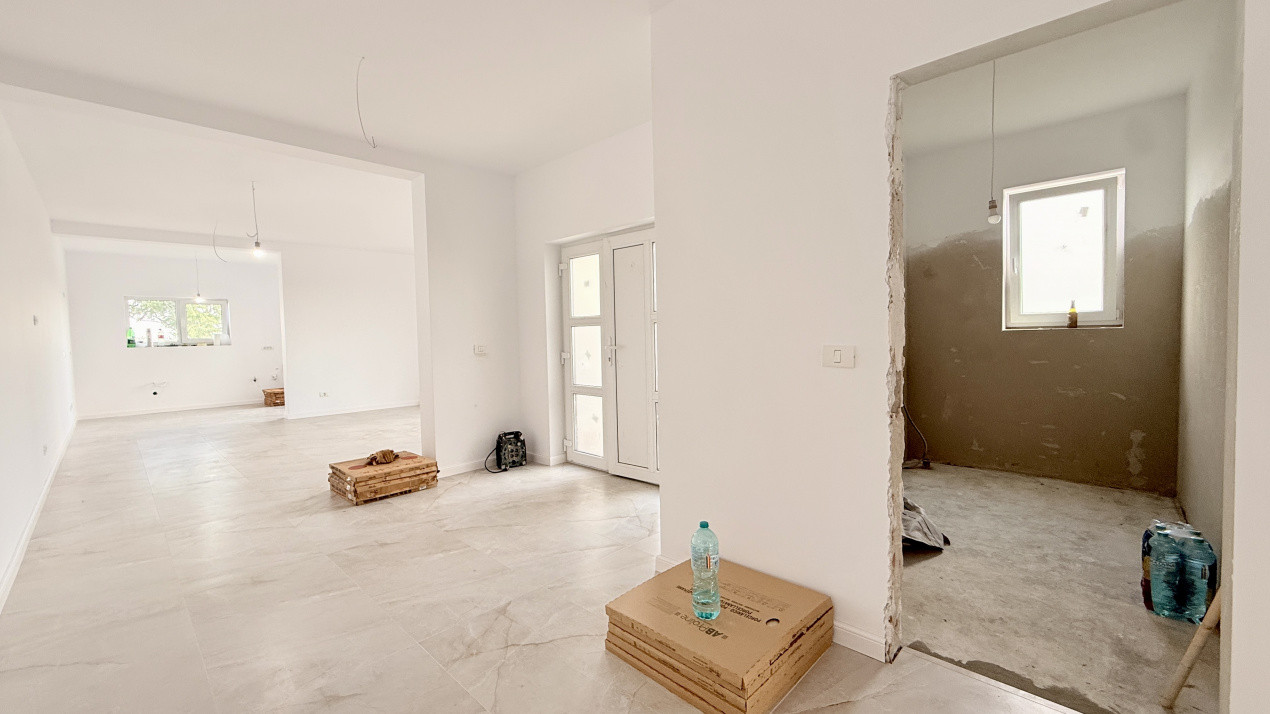 Duplex de vanzare, 3 camere + 2 bai - 96 mp - Mosnita Noua 8, foxfort.ro