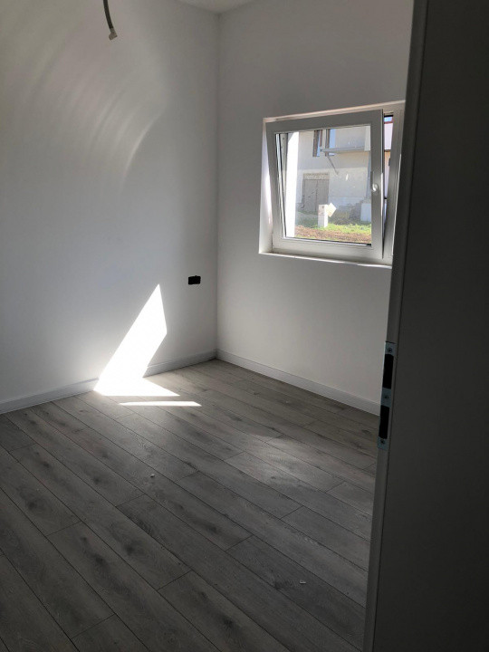 Duplex 4 camere,Giarmata 6, foxfort.ro