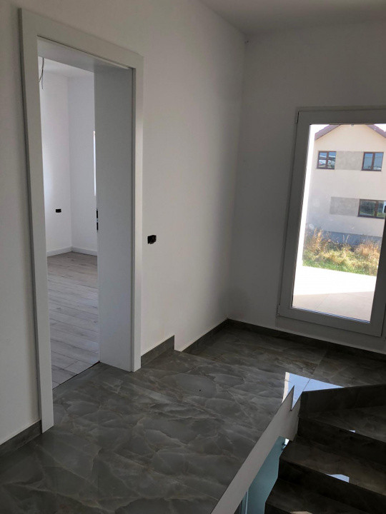 Duplex 4 camere,Giarmata 10, foxfort.ro