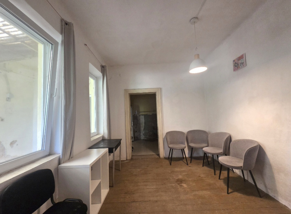 Casa individuala de vanzare | Zona Functionarilor | 150 mp utili | 5+1 Camere 1, foxfort.ro
