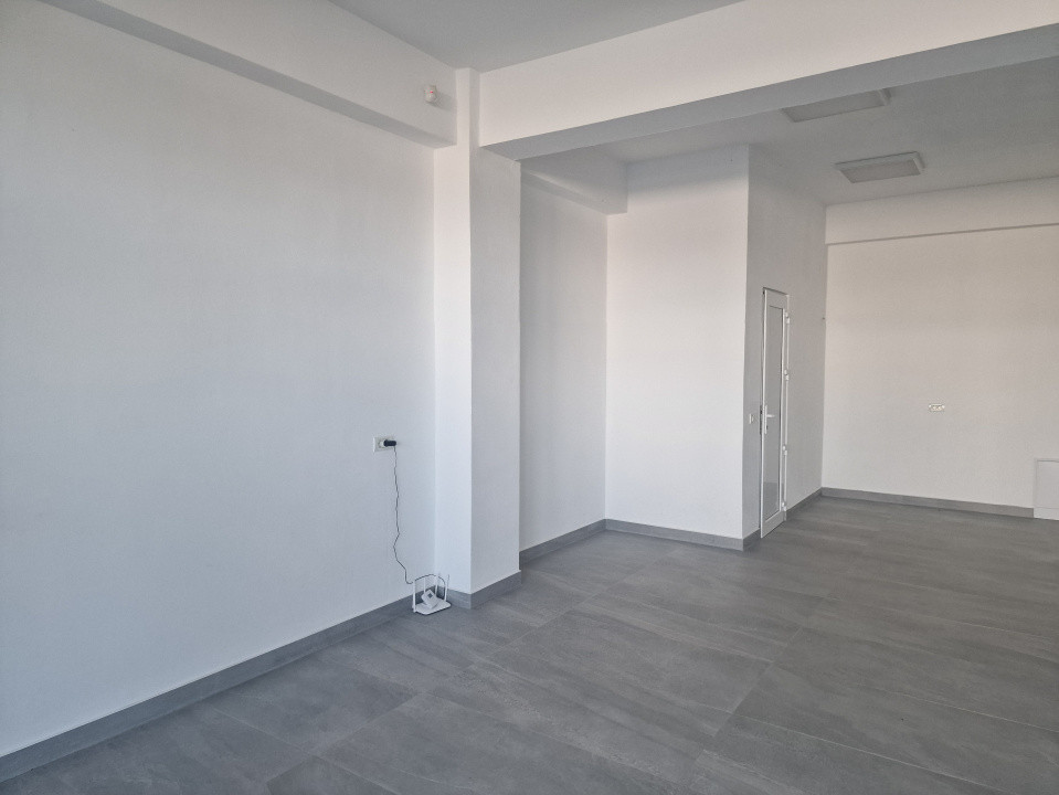 Spatiu generos pentru inchiriere in Izvin 2, foxfort.ro