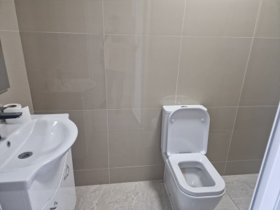 Spatiu generos pentru inchiriere in Izvin imagine mica 3, foxfort.ro