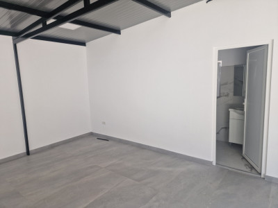 Spatiu generos pentru inchiriere in Izvin imagine mica 3, foxfort.ro