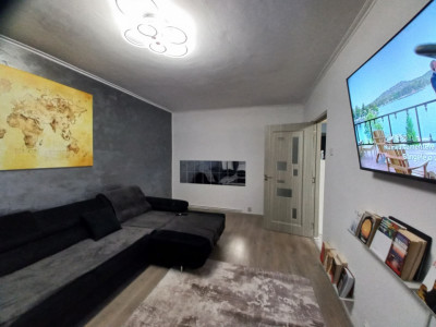 Apartament cu 3 camere, recent renovat – zona Bega Shopping Center