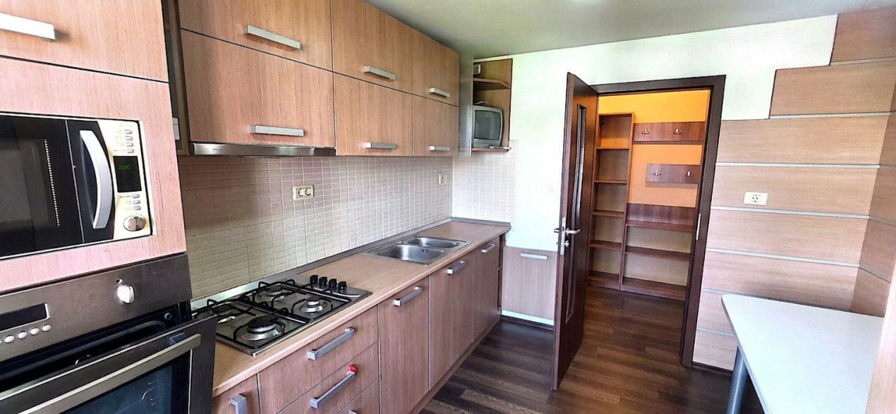 Apartament cu 3 camere de inchiriat in Arad, zona Aradul Nou 10, foxfort.ro