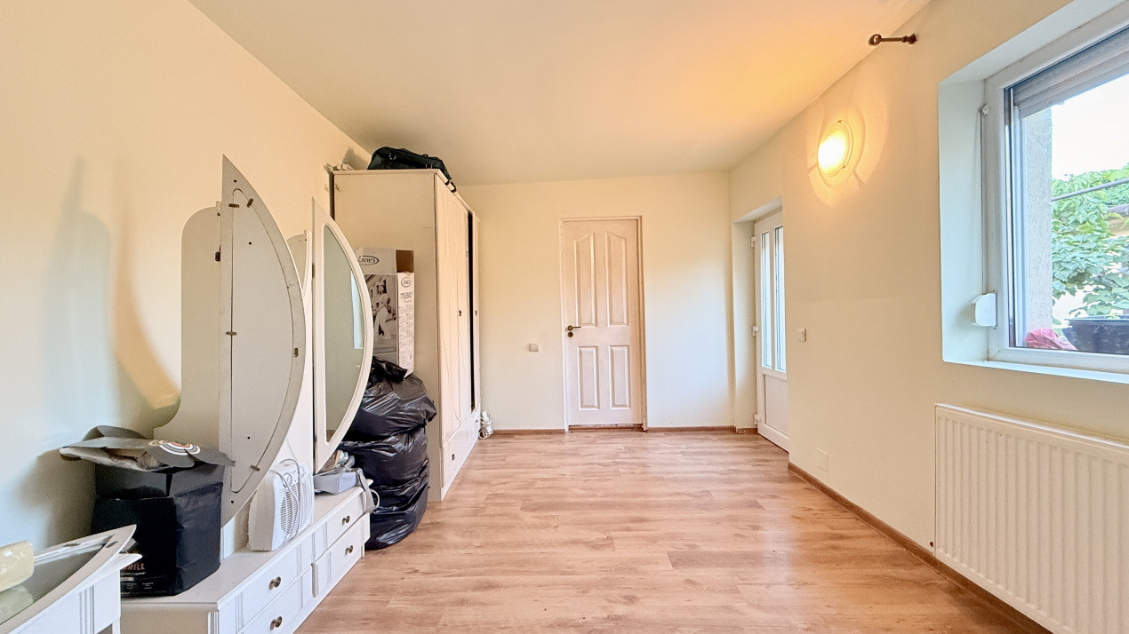 Casa individuala de vanzare, 5 camere - Timisoara 8, foxfort.ro