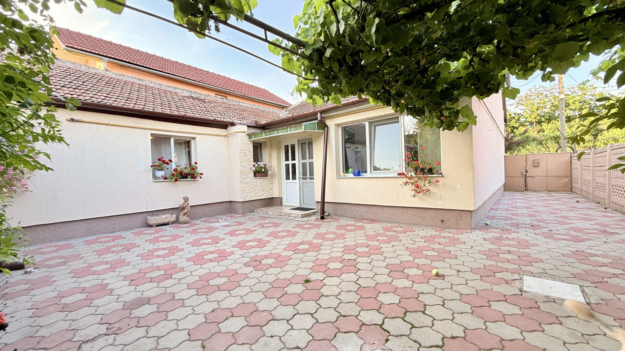 Casa individuala de vanzare, 5 camere - Timisoara 28, foxfort.ro