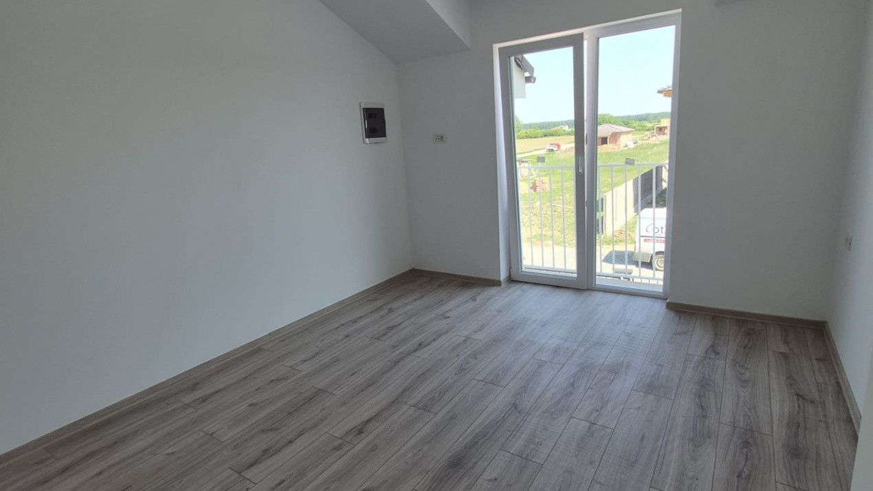 Duplex 4 camere si teren de 300 mp,  zona Mosnita Veche - V10028  3, foxfort.ro