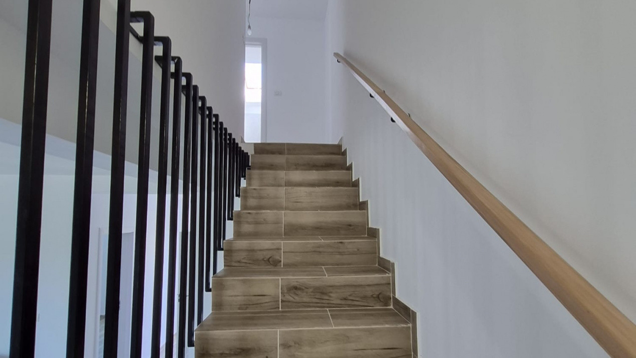 Duplex 4 camere si teren de 300 mp,  zona Mosnita Veche - V10028  9, foxfort.ro