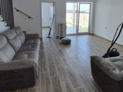 Duplex 4 camere si teren de 300 mp,  zona Mosnita Veche - V10028  imagine mica 8, foxfort.ro