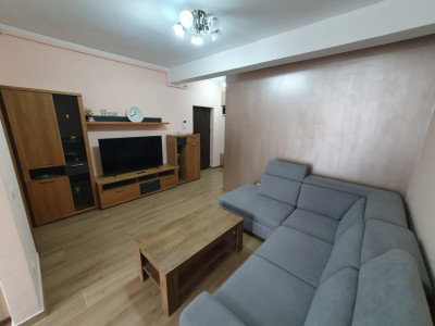 Apartament 2 camere la parter, parcare proprie, zona Iosefin