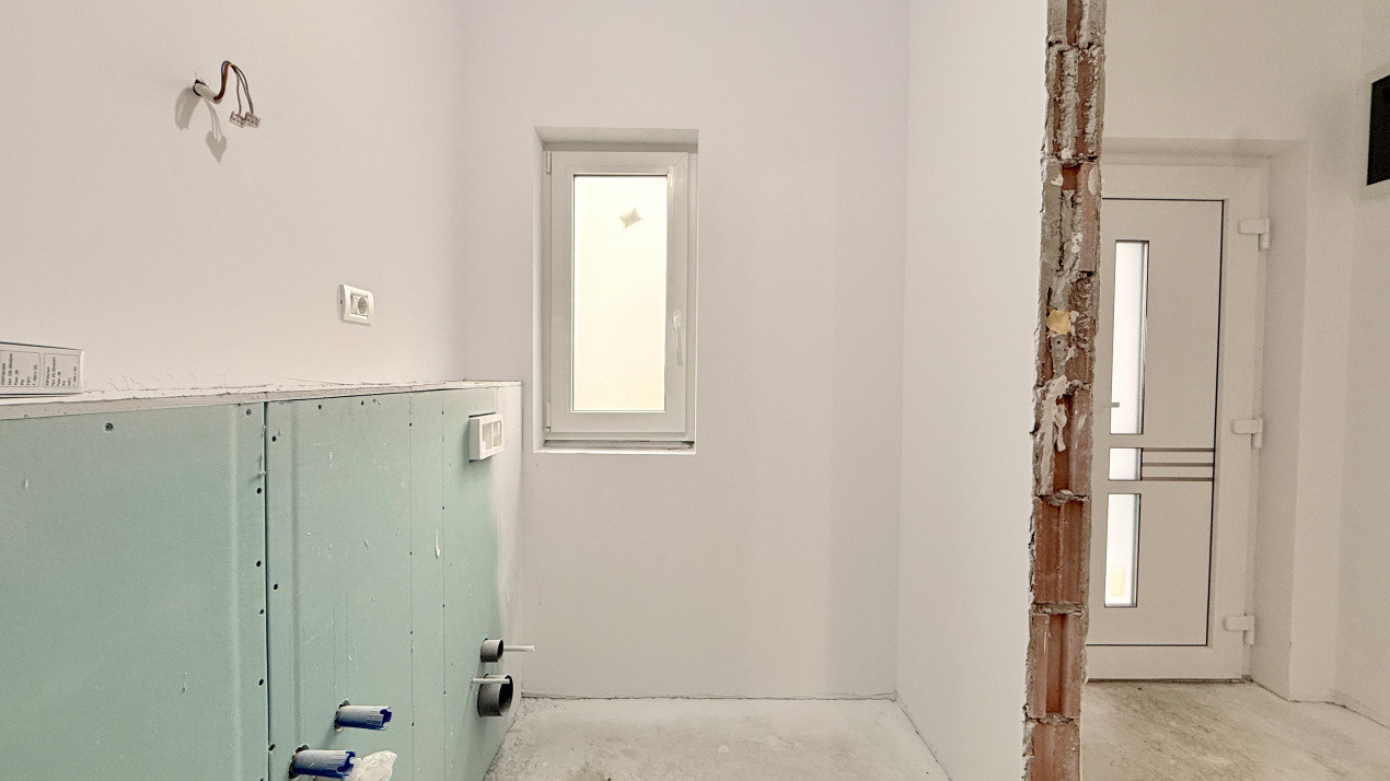 Duplex de vanzare 4 camere - curent trifazic - toate utilitatile, Mosnita Veche 19, foxfort.ro
