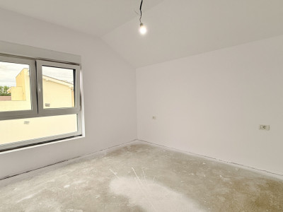 Duplex de vanzare 4 camere - curent trifazic - toate utilitatile, Mosnita Veche imagine mica 10, foxfort.ro