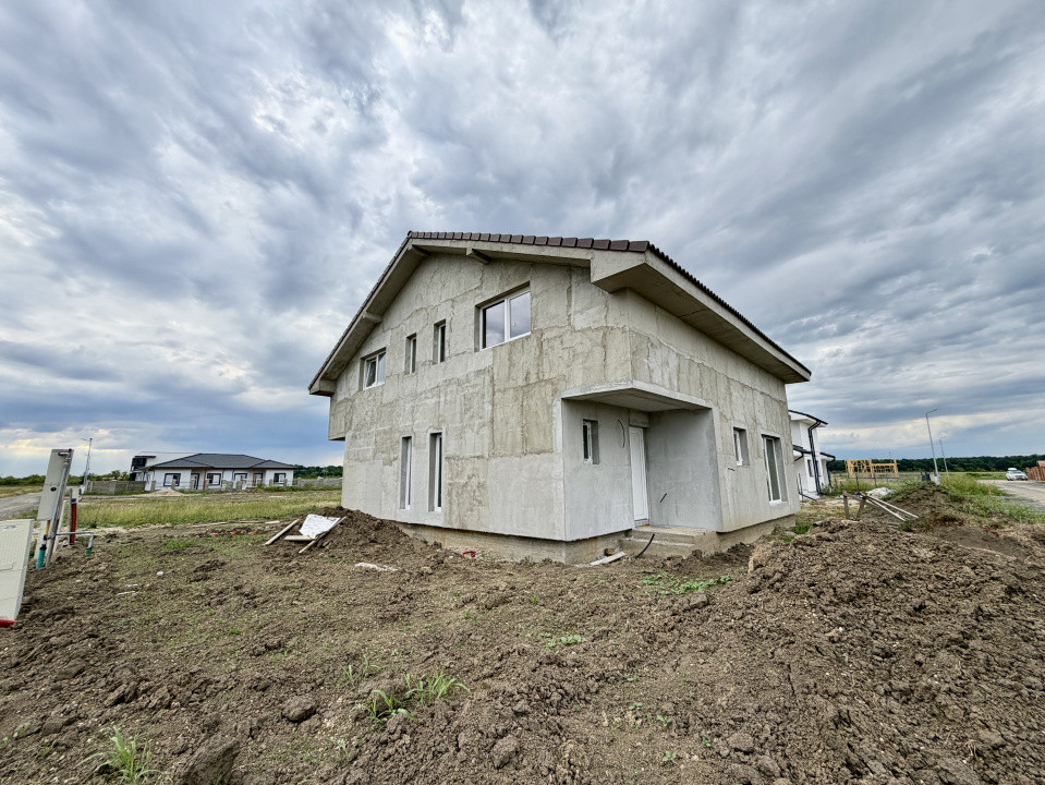 Duplex la cheie cu 3 camere, toate utilitatile - in Mosnita Veche 1, foxfort.ro