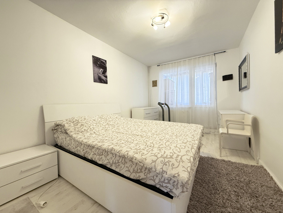 Apartament cu 3 camere, de vanzare in zona Circumvalatiunii 2, foxfort.ro