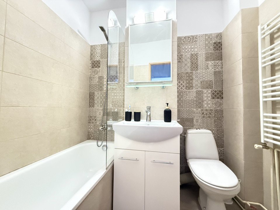 Apartament cu 3 camere, de vanzare in zona Circumvalatiunii 5, foxfort.ro